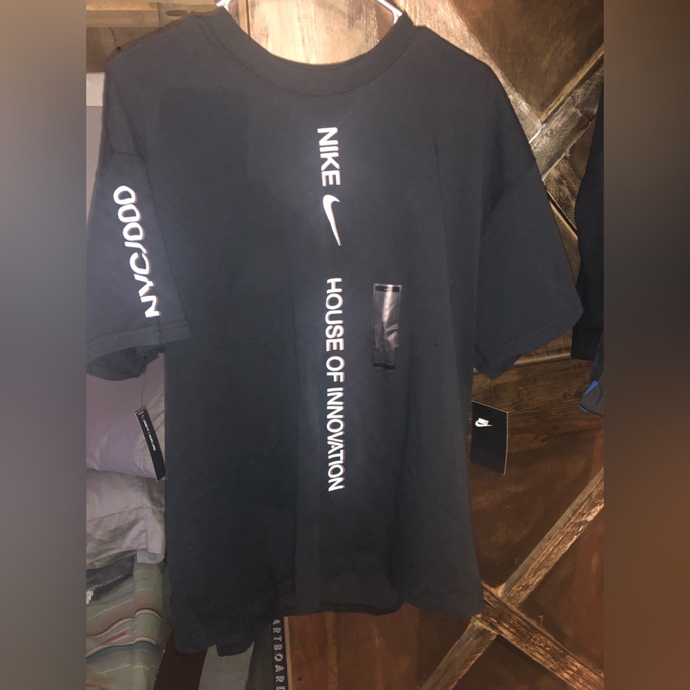 Nike Tee Street Wear Sz Large Loose Fit NWT Black